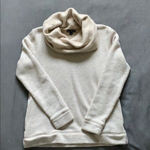 Sweatshirt/Sweater